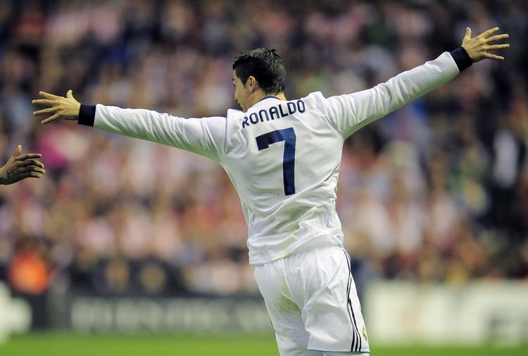 værdiansættelse. Real Madrid er nu nummer et på listen ovr de mest værdifulde klubber i verden. 