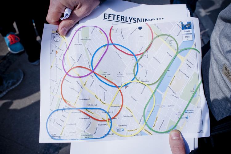 Efterforskning. Martins venner stopper nu med at lede efter Martin Svejgaard Helbo, der forsvandt lørdag nat. Politet står nu for al eftersøgning, og det skal de have ro til. 