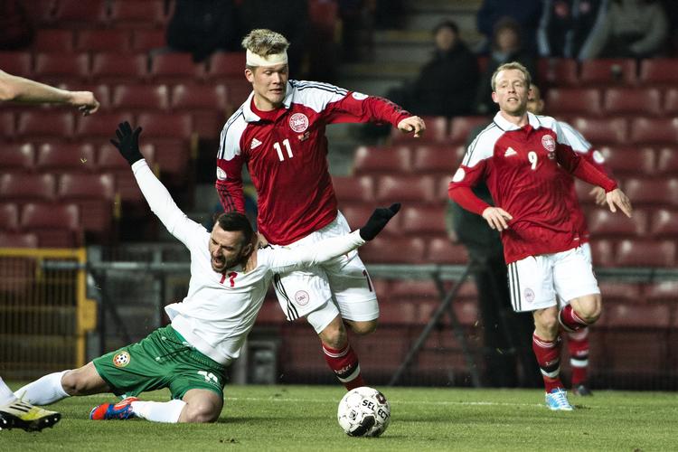 TRÆNING. Andreas Cornelius får muligheden for at øve sammenspillet i den nyligt planlagte træningskamp mod Georgien. 