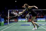 SPORT. Tine Baun sagde farvel til badminton-karrieren med en sejr over den tidligere badminton-stjerne Camilla Martin. 
