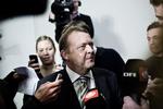 Forhør. Pressen slog ring om Lars Løkke Rasmussen på Statens Museum for Kunst i december 2011. I dag skal han igen svare på spørgsmål om Venstres rolle i Stephen Kinnocks skattesag. 