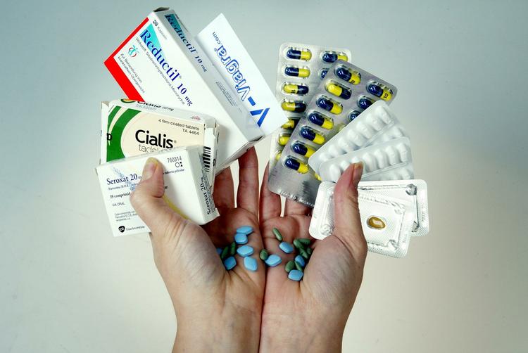PILLER. Omkring 450.000 danskere tager antidepressiv medicin. Men DR er for ensidig i sine udsendelser om omfanget, mener en række psykiatere. 