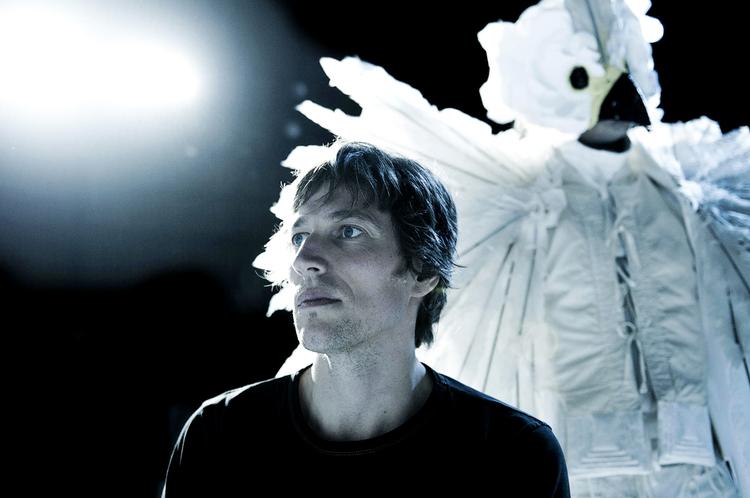 Engagement. Christian Lollike har haft tilknytning til Aarhus Teater. Her instruerede han bl.a. 'Romeo og Julie'. 