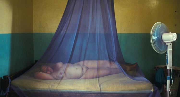 paradis. Margarethe Tiesel er den 50-årige 'Teresa', der tager til Kenya efter sex med unge mænd i første del af Ulrich Seidls Paradis-trilogi, 'Kærlighed'. Hele trilogien kan ses under CPH PIX. Fredag gæstede instruktøren festivalen. 