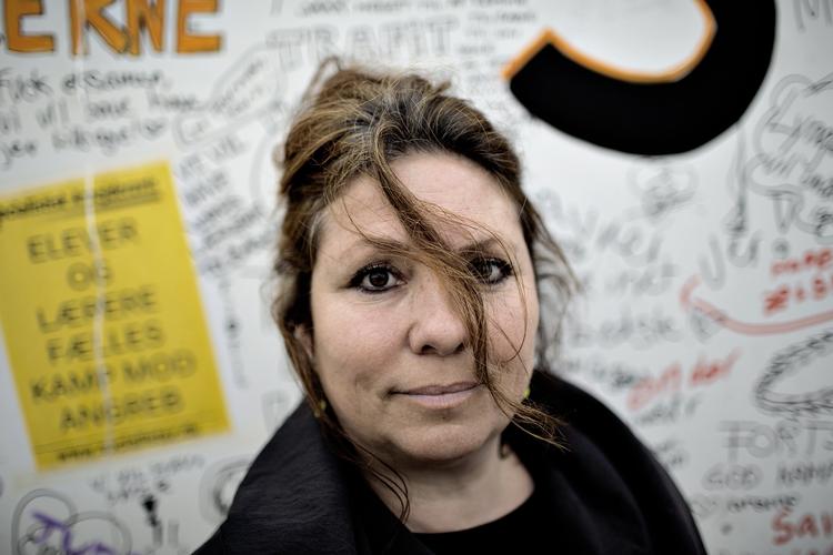 HUL. Der vil mangle omkring 4.500 kroner i budgettet hos lærer Charlotte Makoben, fordi hun ikke får løn i april, men skal låne hos fagforeningen. 
