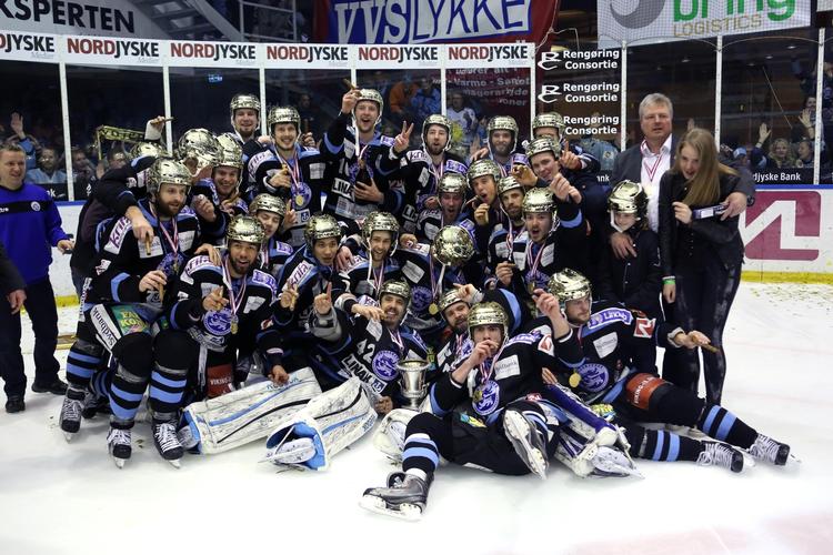 Vindere. Sønderjyske løb med guldet efter 4-3-sejr over Frederikshavn. 