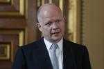 Våben. De næste seks uger skal det diskuteres, om våbenembargo mod Syrien skal ophæves, siger den britiske udenrigsminister William Hague. 