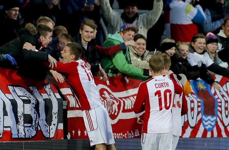 Mål. AaB er undertippet på hjemmebane, så jubel over endnu et sejrsmål fra Nicklas Helenius vil passe Læsernes Tipsklub godt. 