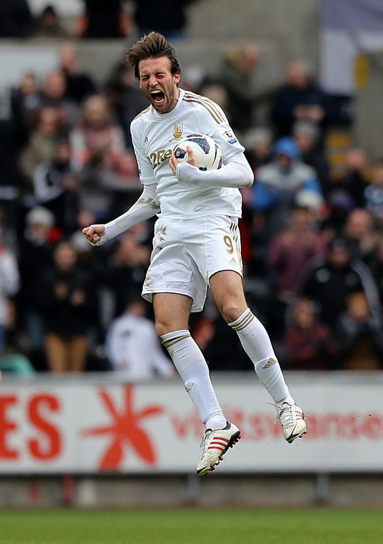 Røverkøb. 27-årige Miguel 'Michu' Pérez Cuesta ankom til Premier League som en relativt billig spiller (20 mio. kr.) og ubeskrevet blad, men har med 21 mål i 38 kampe for Swansea slået sit navn fast i den bedste engelske fodboldrække. 