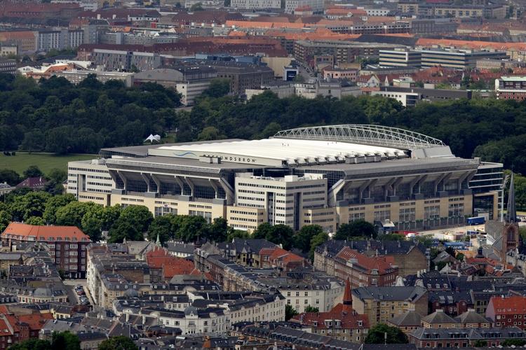 Forsøg. DBU har valgt at forsøge at score et par kampe til EM 2020. Men der skal dispensation til, hvis det skal lade sig gøre. 