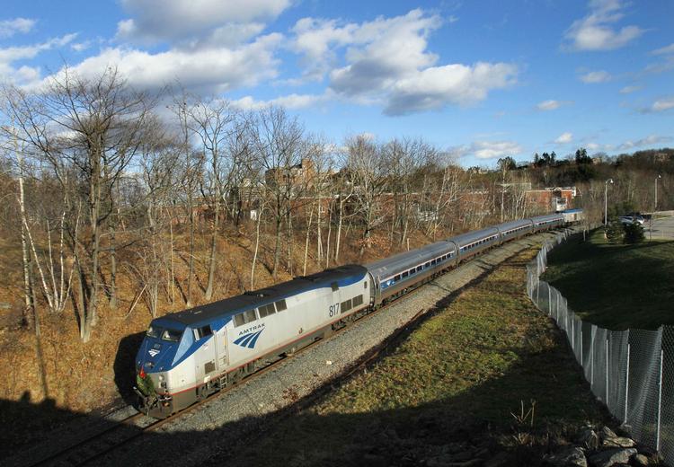 Skinneterror. Hurtigtogene mellem det østlige USA og Canada skulle rammes i et terrorangreb, som de canadiske myndigheder har afværget, skriver canadiske medier. Her er det et Amtrak-tog i staten Maine. 