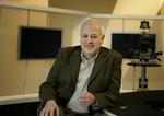 Satire. Dan Tschernia, direktør for TV 2 Lorry, står for skud på sociale medier efter debatindlæg, der kritiserer værterne fra radioprogrammet 'Monte Carlo' på P3. Indlægget var ifølge ham selv satirisk ment. 