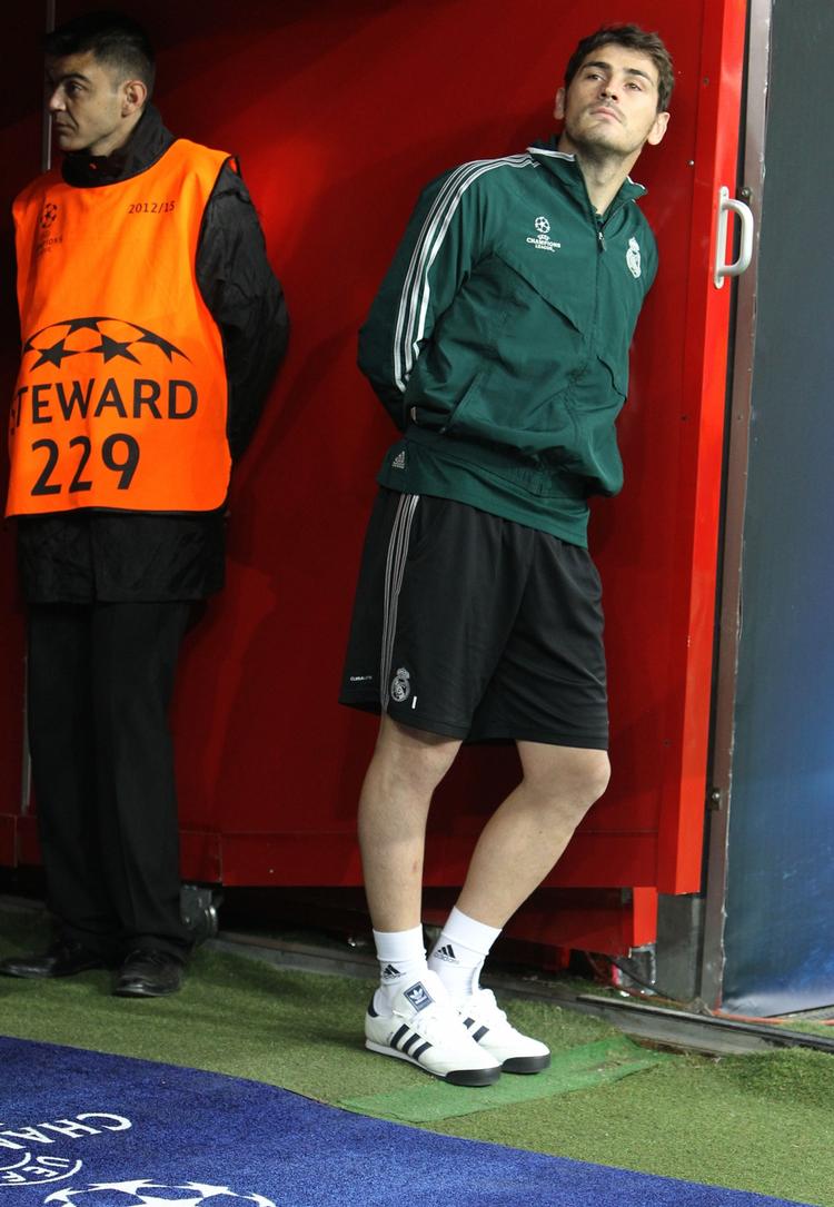 Reserve. Iker Casillas har tilbragt hele karrieren i Real Madrid, hvor hun nu kun er andetvalg mellem stængerne. 