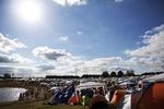 Roskilde. Roskilde Festival rykker et par af teltpælene op og sætter en restaurant op på Nørrebro til restaurant Day 18.maj. Her serverer de en 'Orange Dinner'. 
