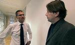 Facade. Det er en historie i sig selv, når Vestasdirektør Ditlev Engel (tv.) kæmper imod, mens Anders Agger forsøger at nedbryde hans facade. 