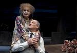 Stjerner. Ghita Nørby og Preben Kristensen viser glimtvis stjernespil i 'Sarah' på Folketeatret. Men forestillingen mangler saft og kraft.