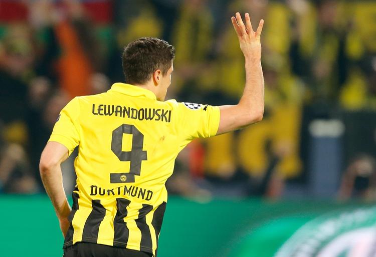 FIRE. Et i første og tre mål på 16 minutter i anden halvleg gjorde Robert Lewandowski til semifinalens helt store helt. 