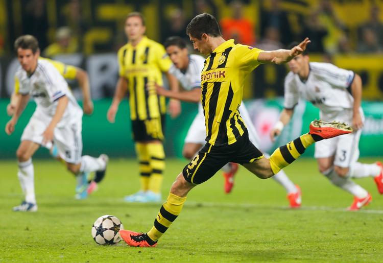 Rekord. Straffesparket til 4-1 gjorde Robert Lewandowski til den første firemålsskytte i en semifinale i mesterholdenes turnering. 
