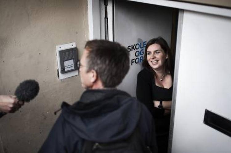 Samarbejde. Formanden for Skole og Forældre, Mette With Haagensen, er tilfreds med, at regeringen nu griber ind i lærerkonflikten. Nu drejer det sig om at få genetableret samarbejdet mellem KL og lærerne på de enkelte skoler. Og det kan blive svært, siger hun. 