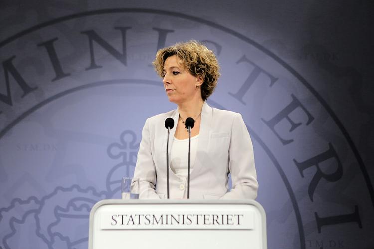 Erstatning. Der skal gives ekstra timer til de elever i 9. og 10. klasse, som har mistet fire ugers undervisning. 