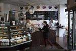 Upersonligt. Der er mere ventesal end cafehygge over Kop Amok.