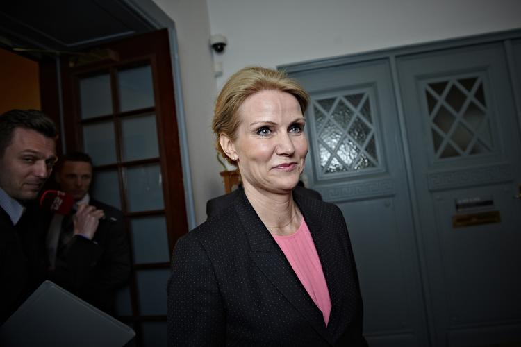 Regeringsindgreb. De 300 millioner, som lærerne skal have i lønkompensation, findes ikke i de nuværende statsbudget. 