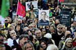 DEMONSTRATION. Et par tusinde lærere dukkede op foran Folketinget for at vise deres utilfredshed med indholdet i regeringsindgrebet. 