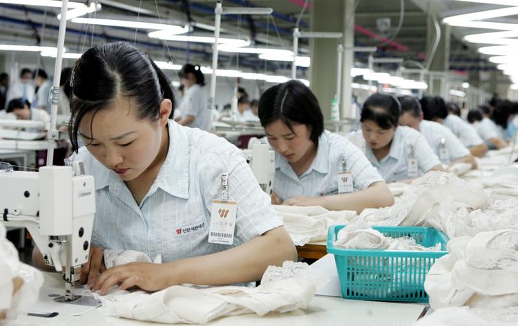 Spænding. Industrizonen Kaesong ligger 10 kilometer inde i Nordkorea, men bliver drevet af både Nord- og Sydkorea. 