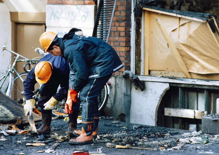 Efterforskning: Nye oplysninger i Ekstra Bladet peger på at det måske var den ekstreme højrefløj, der stod bag bombeattentatet mod Internationale Socialister i Søllerødgade i marts 1992. 