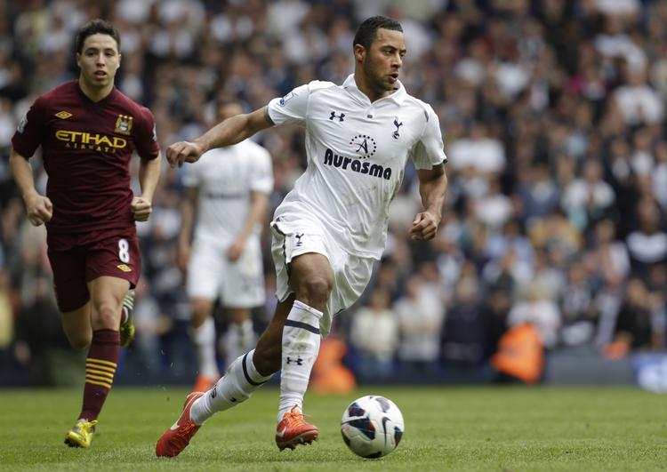 Udbytte. Mousa Dembele og resten af Tottenham-holdet slog i sidste weekend Manchester City og skal have udbytte mod Wigan for at fastholde Champions League-muligheden - og tilfredsstille Læsernes Tipsklub. 