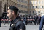 Angreb. »Dette er ikke en terrorhandling, men de seneste måneders (politiske, red.) klima har helt sikkert ikke hjulpet«, siger Roms borgmester. 