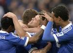 hattrick. Med målene til 2-1, 3-1 og 4-1 blev Klaas Jan Huntelaar matchvinder for Schalke 04. 
