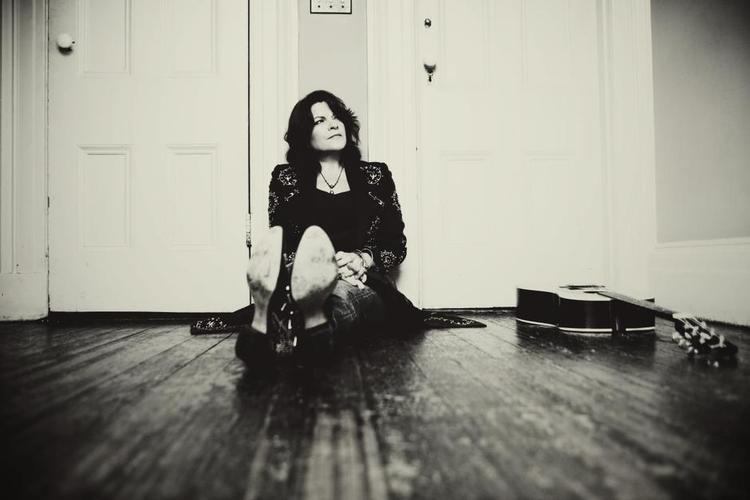 Ener. Multitalentet Rosanne Cash rammer Koncerthuset i København i aften. 
