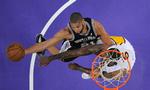 AFGJORT. Allerede i fjerde kamp afgjorde Tim Duncan (tv.) og Spurs serien mod Los Angeles Lakers. 