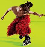 Særsyn. Nationalmuseet er den perfekte ramme om danseforestillingerne 'Planet Human' og 'Shaman', som bevæger sig frit mellem insektlivets mikroverdener og storbyens myldrende metropol 
