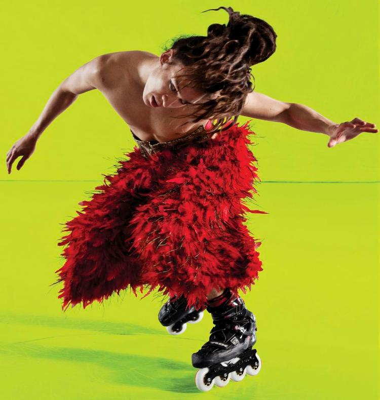 Særsyn. Nationalmuseet er den perfekte ramme om danseforestillingerne 'Planet Human' og 'Shaman', som bevæger sig frit mellem insektlivets mikroverdener og storbyens myldrende metropol 