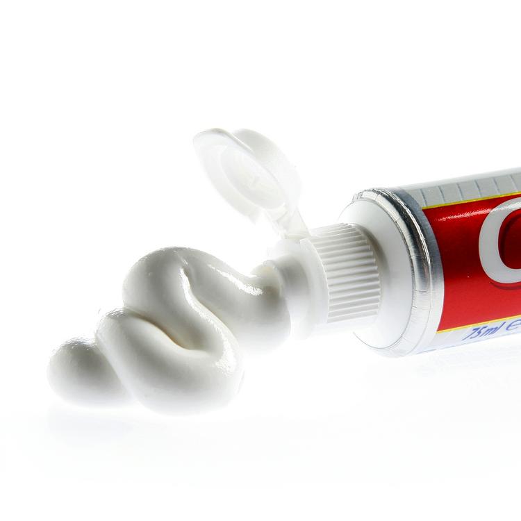 fyld? Mikroplastik udgør helt op til 10 procent af nogle af plejeprodukterne, viser en test, Kontant har foretaget. 