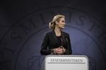 Pressemøde. »Vi er godt klar over, at vi i øjeblikket rokker båden og laver om på en række ting i det danske samfund«, siger statsministeren. 