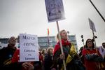konflikt. Danmarks Lærerforening holdt under lockouten flere demonstrationer, hvor et centralt budskab var, at KL og regeringen på forhånd har aftalt, hvordan lærernes overenskomst skal ændres. (arkivfoto) 