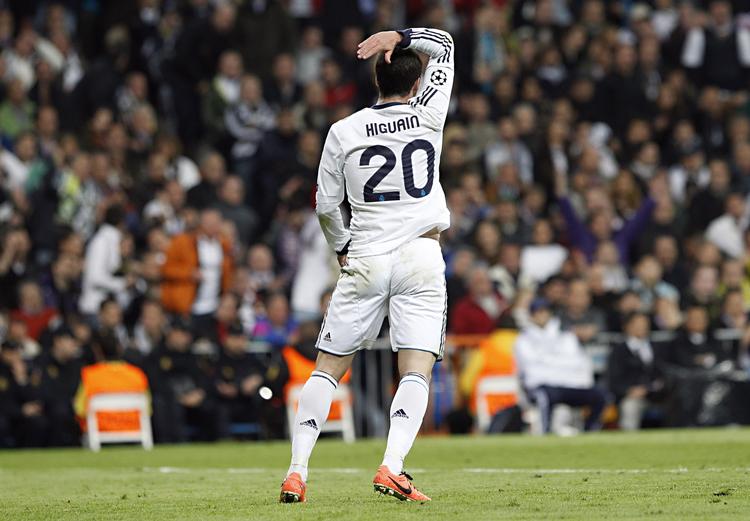 2-0. Real Madrid vandt kampen, men tabte opgøret om finalepladsen. Dortmund er fortjent i finalen efter en kamp, hvor tyskerne bortset fra indledningen og slutningen af opgøret havde fint styr på de spanske mestre. 