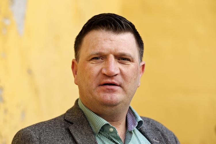 Fyringer. Forslaget om at afskedige fem procent af de offentlig ansatte akademikere bygger på en misforståelse og tegner et billede af en regering, der ikke begriber sin opgave, skriver Brian Esbensen. 