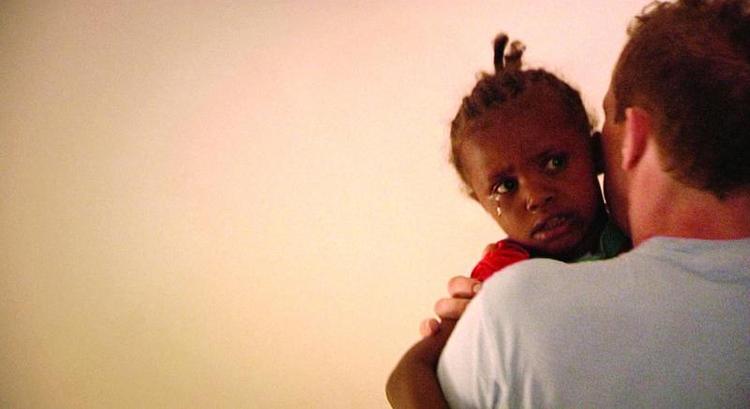 Dokumentar. Pigen Mashos etiopiske forældre fik penge af instruktøren. 