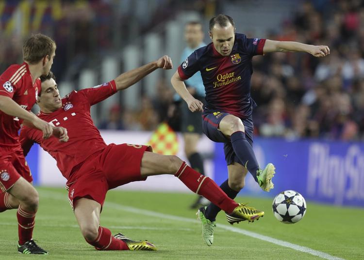 0-0. Barcelona formåede ikke at kreere mange chancer i en første halvleg af semifinalen i Champions League, hvor Bayern München virkede som om, holdet havde kampen under kontrol. 