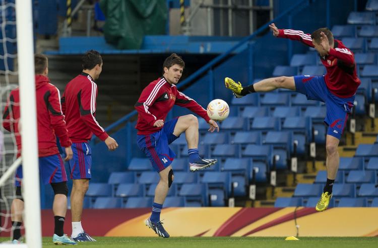 Presset. på Stamford Bridge bliver Basel presset, selv om Chelsea vandt 2-1 på udebane. 