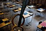 Elever skal fremover bestå afgangsprøven for at komme på gymnasiet, mener VKO. 
