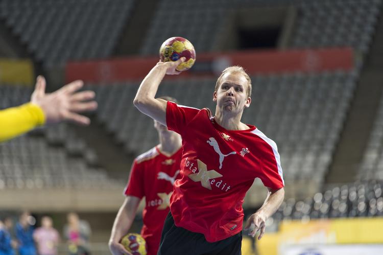 TV. Et flertal i folketinget vil sikre at store nationale sportsbegivenheder, som når Danmark deltager VM i håndbold, skal kunne ses af alle. 