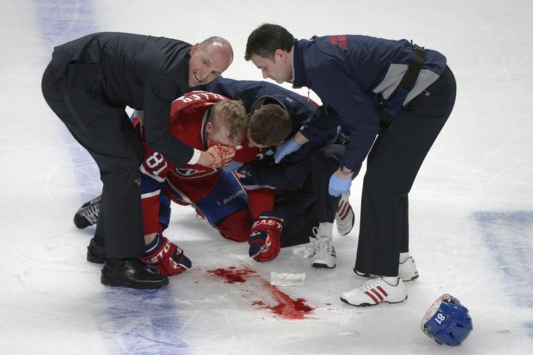 Nedtur. Lars Eller måtte ledsages fra isen og efterfølgende tabte Montreal 4-2. 