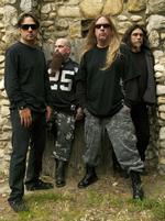 Slayer. Jeff Hanneman er nummer tre fra venstre på dette pr-foto fra 2009. De øvrige på er, fra venstre, trommeslager Dave Lombardo, guitarist Kerry King og til højre sanger og bassist Tom Araya. 