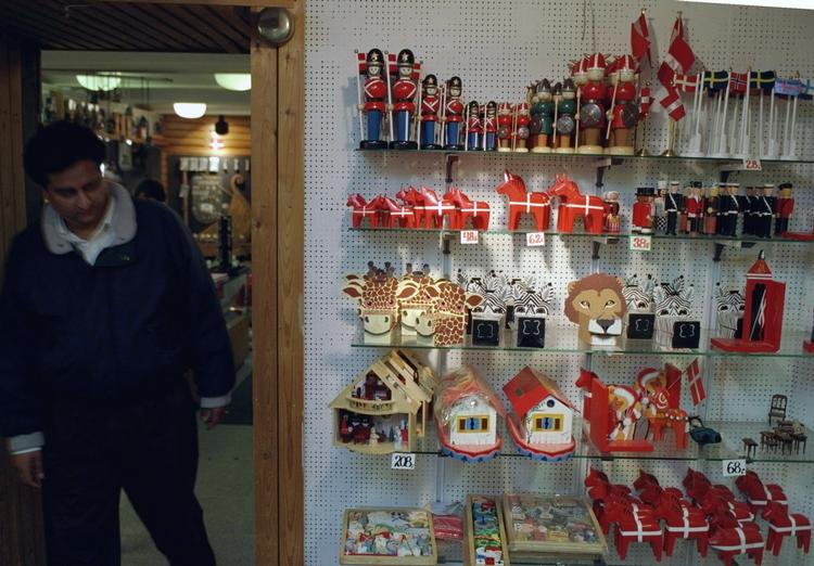 FLOVT? Souvenirs i Danmark bliver karakteriseret som »pinlige« af eksperter. Wonderful Copenhagen erkender, at de kan arbejde bedre med city branding af København. 