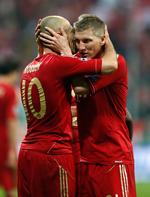 Fri. Bastian Schweinsteiger (t.h.) og Arjen Robben kan bruge weekenden på andet end fodbold. 